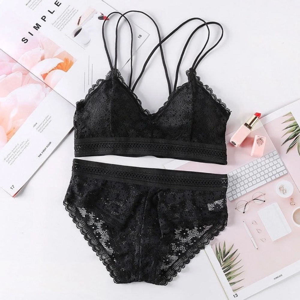 Black Lace Bralette Bra & Underware Set